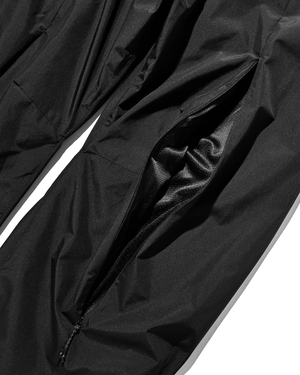 CLESSTE / +Phenix Windstopper ® By Gore-tex Labs City Barrel Leg Pants (Black)