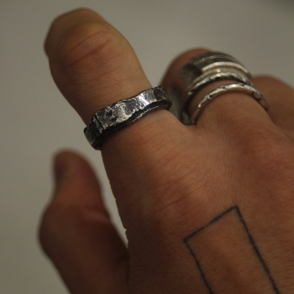 GIFT HAND / Crack Ring 09 - 925 Sterling Silver