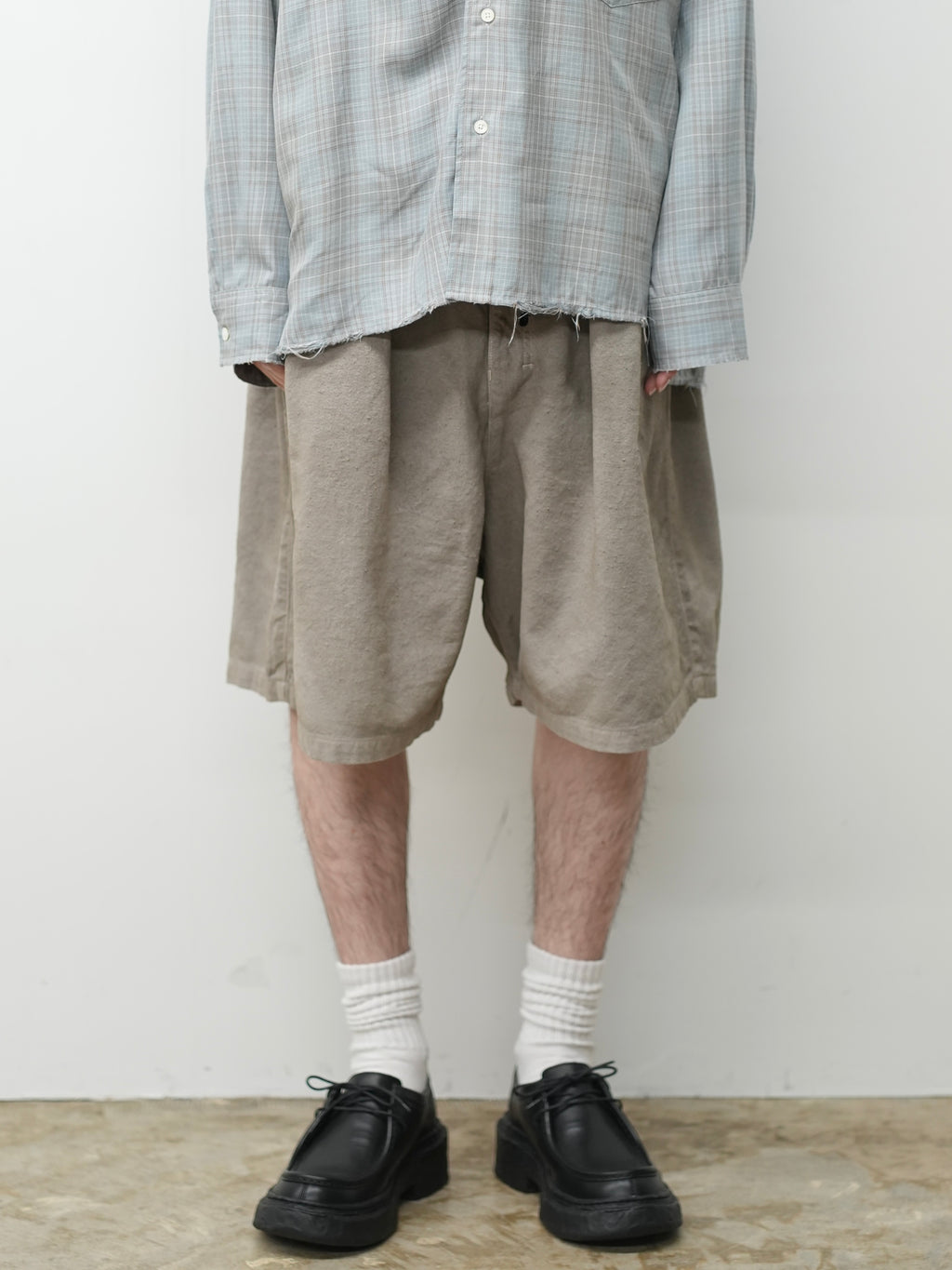ANCELLM / C/R Duck Short Pants (Greige)