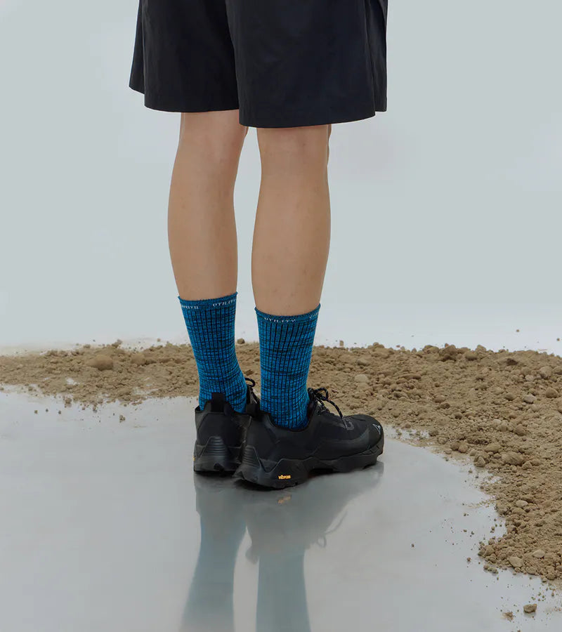 NOZZLEQUIZ / Burst Blue - Essential Mid Socks