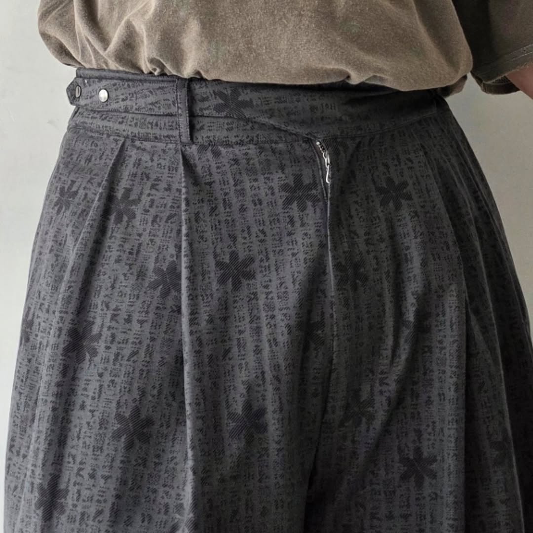 KANEMASA PHIL / 46G Opal Print Gurkha Shorts (Charcoal Print)