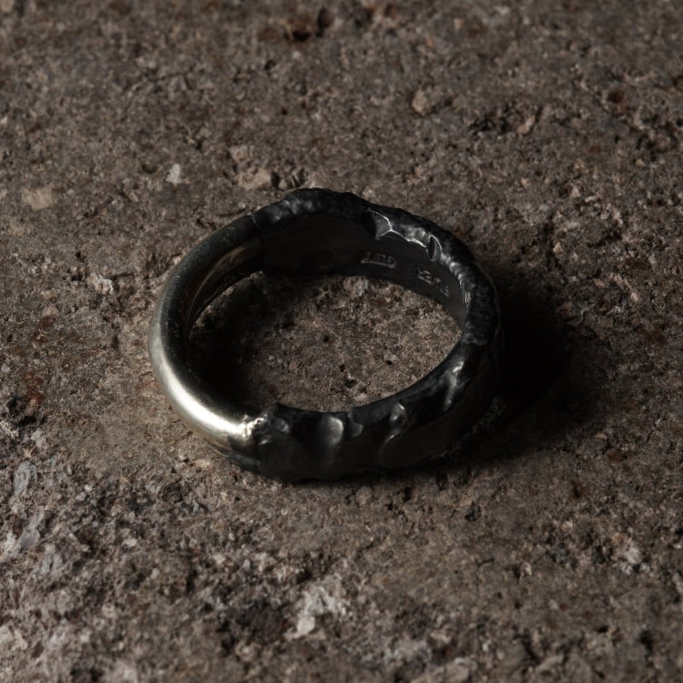 GIFT HAND / Crack Ring 09 - 925 Sterling Silver