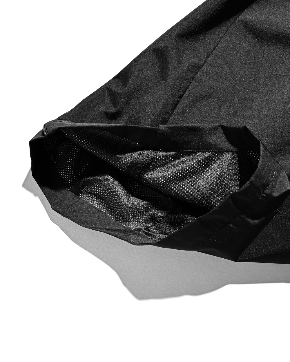 CLESSTE / +Phenix Windstopper ® By Gore-tex Labs City Barrel Leg Pants (Black)