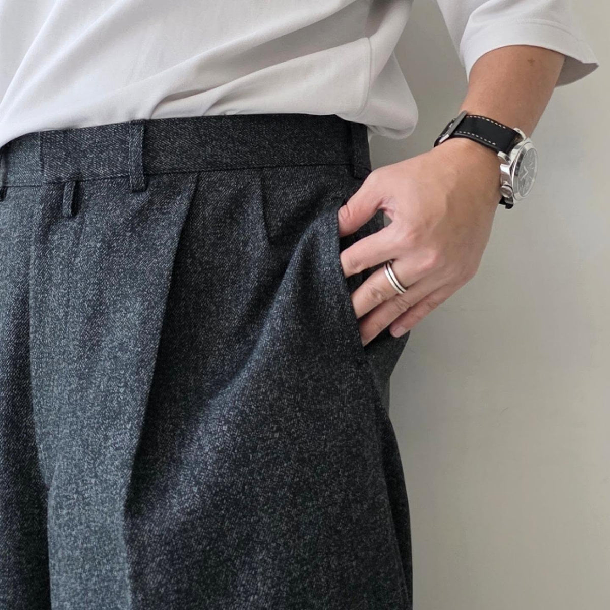 REVERBERATE / Tacked Shorts (Black)