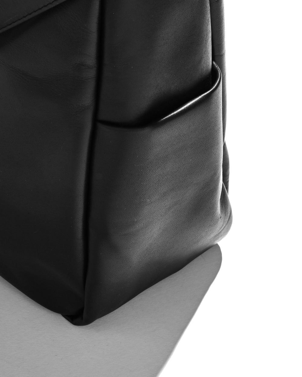 CLESSTE / Leather Day Off Bag Large (Black)