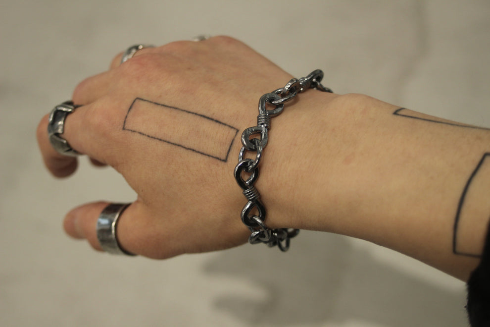 GIFT HAND / 8coil Parts Bracelet - 925 Sterling Silver