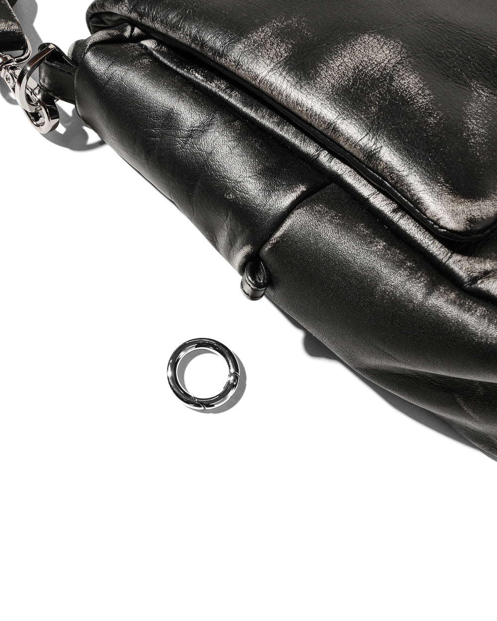 CLESSTE / Vintage Leather Padded Flap Holiday Bag (Black)