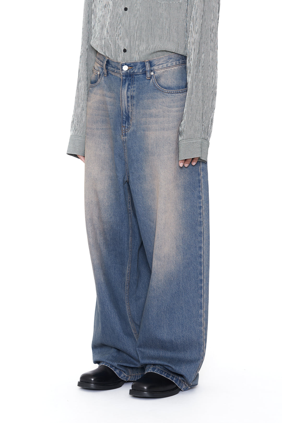 CODA / Dust Indigo Acid Washed Extended Cut Luft Jeans