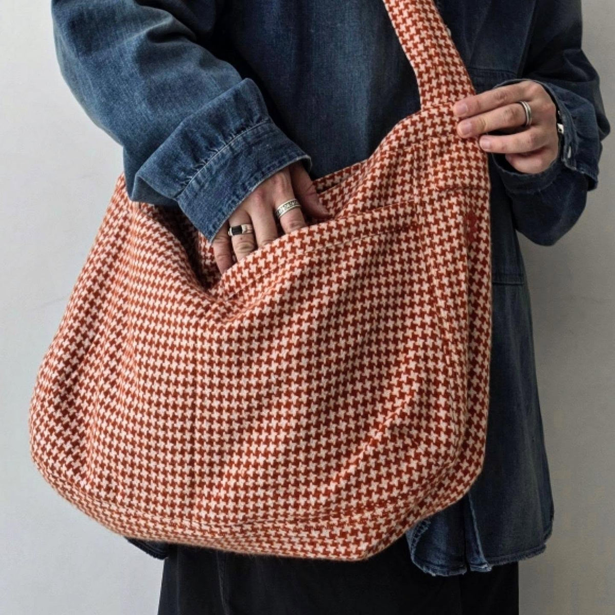 GANDER / Side Bag AW26 Orange Cross (Orange Cross)