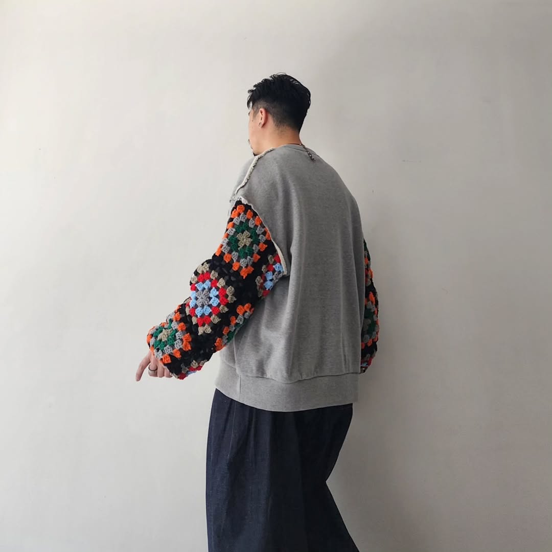 DISCOVERED / Crochet Sleeve Sweat (Gray)