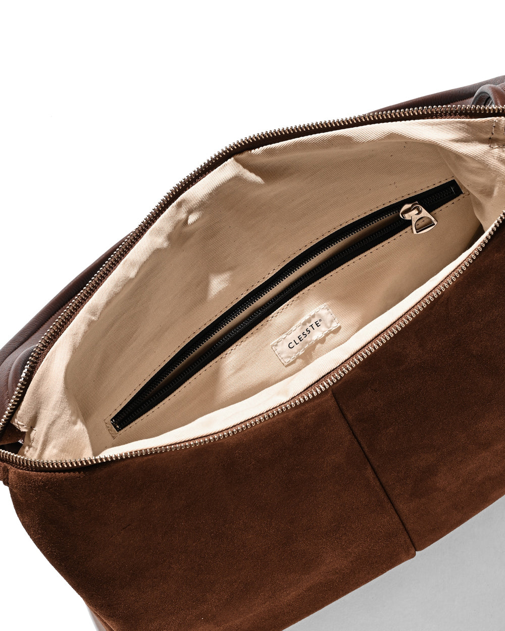 CLESSTE / Suede Nomad Bag (Brown)