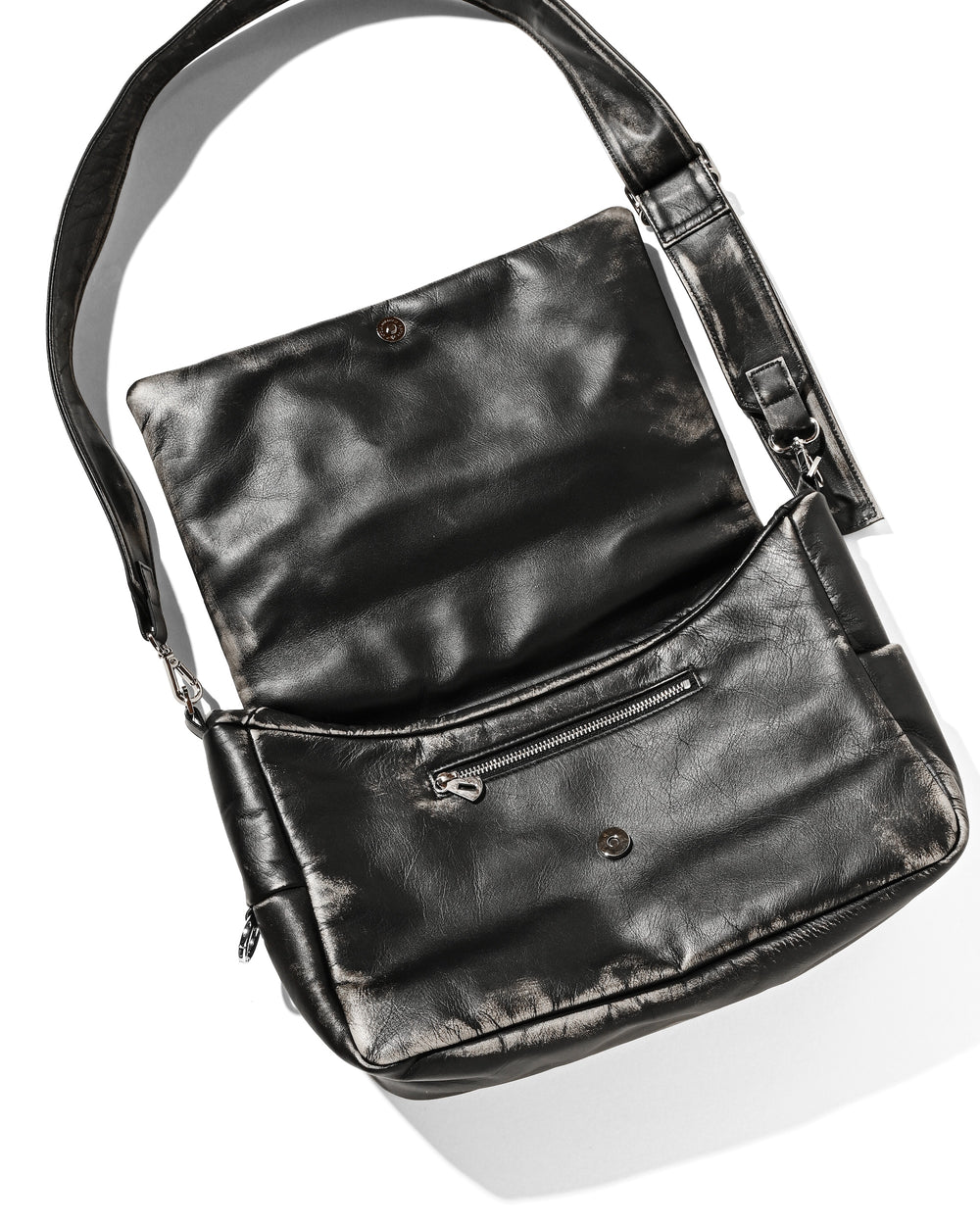 CLESSTE / Vintage Leather Padded Flap Holiday Bag (Black)