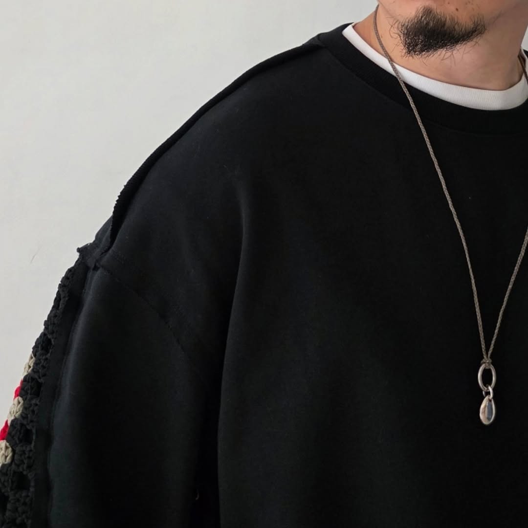 DISCOVERED / Crochet Sleeve Sweat (Black)