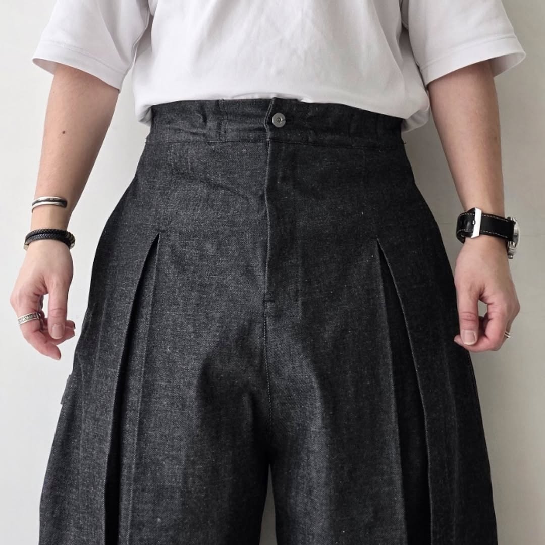 SAGE NATION / Box Pleat Short Denim - Raw Black