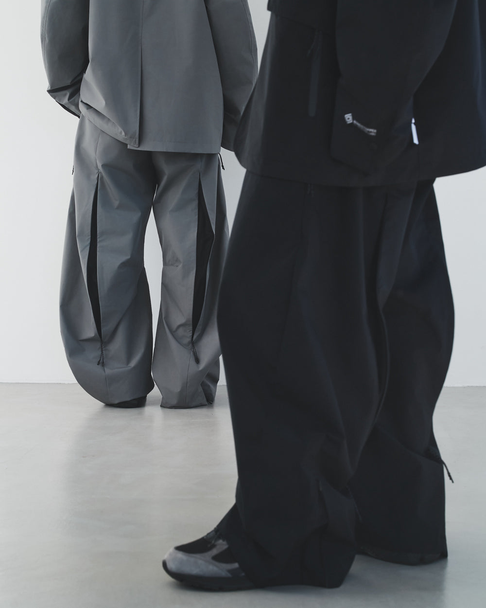 CLESSTE / +Phenix Windstopper ® By Gore-tex Labs City Barrel Leg Pants (Charcoal Gray)