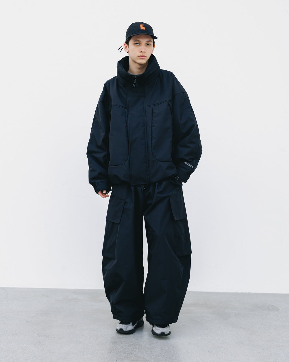 CLESSTE / +Phenix Windstopper ® By Gore-tex Labs City Mega Pocket Balloon Cargo Pants (Black)