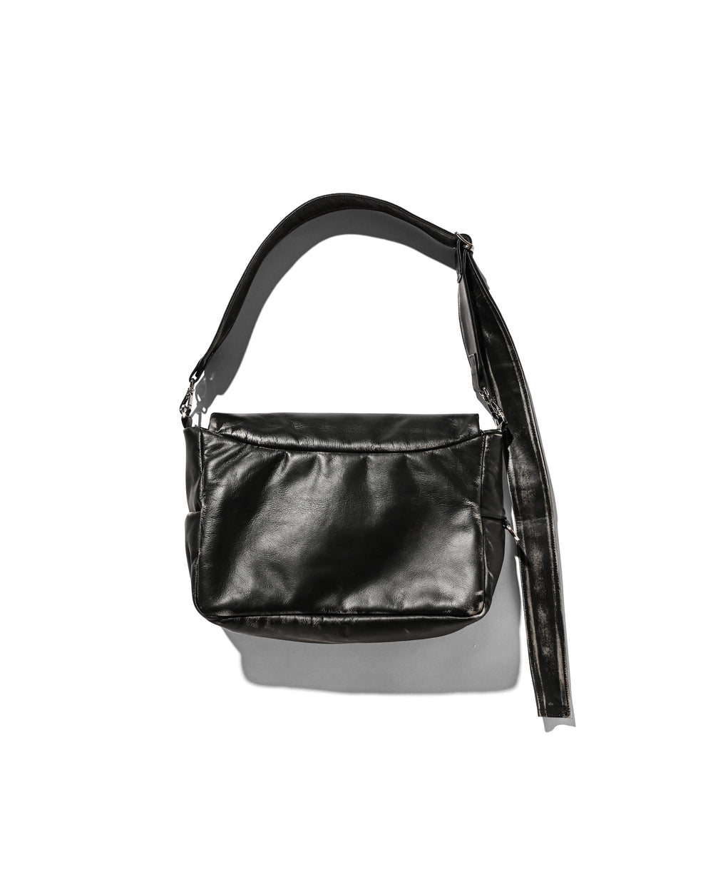 CLESSTE / Vintage Leather Padded Flap Holiday Bag (Black)