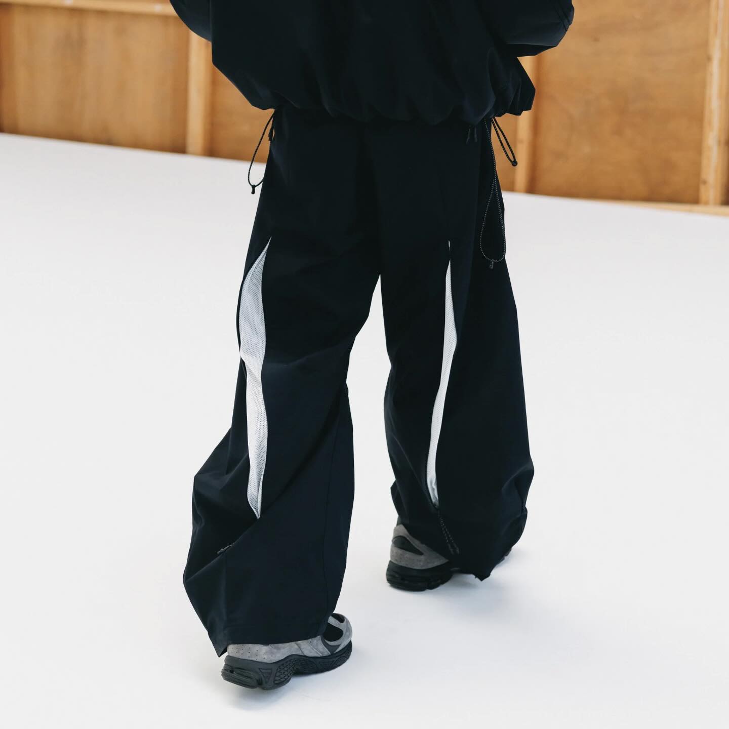 CLESSTE / +Phenix Windstopper ® By Gore-tex Labs City Barrel Leg Pants (Black x White)