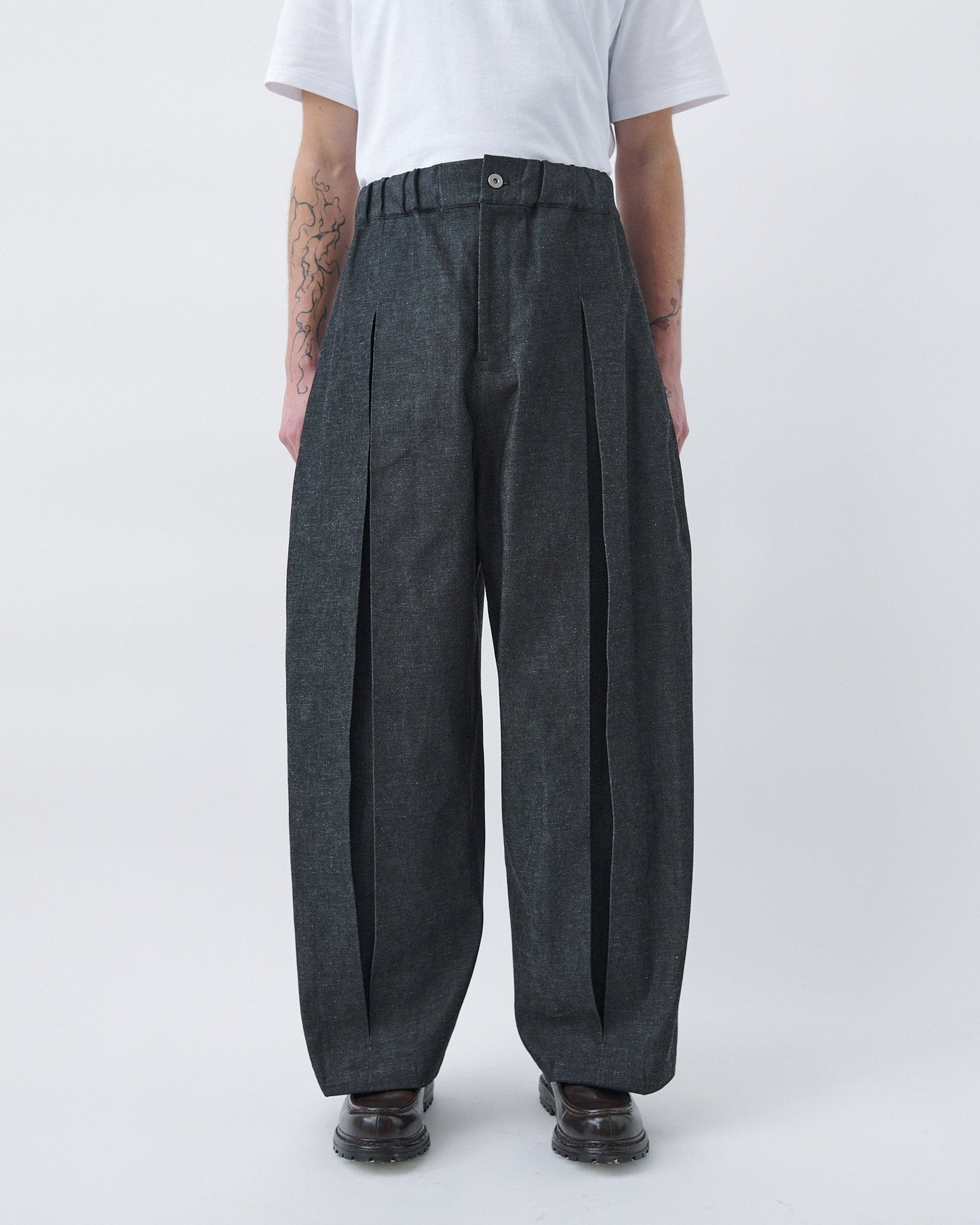 SAGE NATION / Box Pleat Trouser Denim - Raw Black