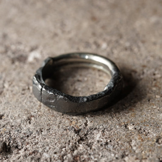 GIFT HAND / Crack Ring 09 - 925 Sterling Silver