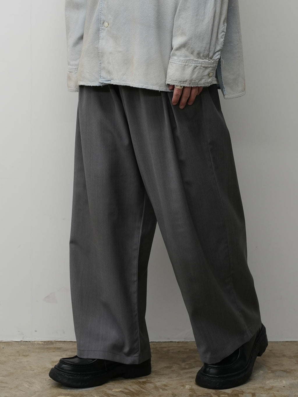 ANCELLM / Belted Wool Slacks (Gray)