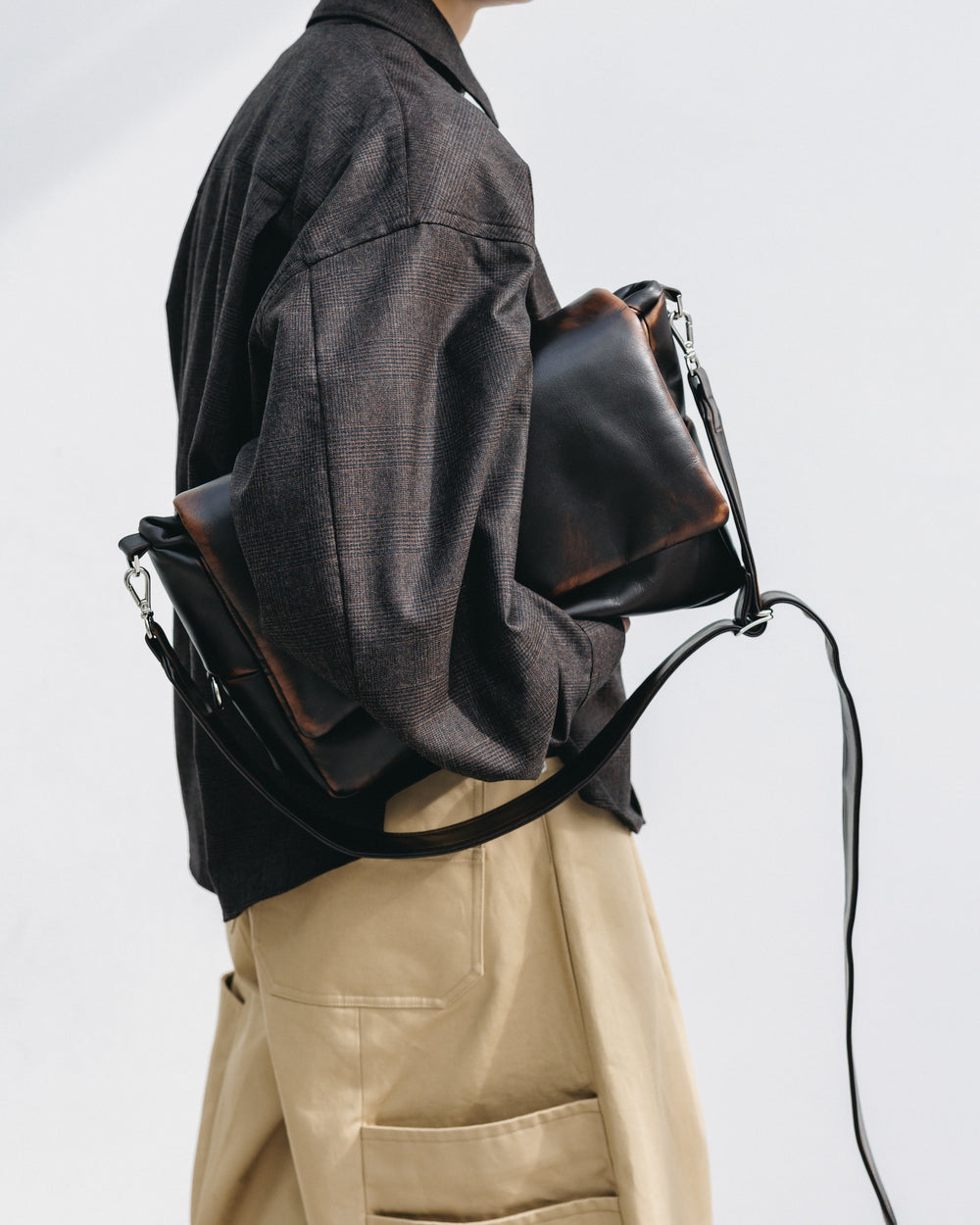 CLESSTE / Vintage Leather Padded Flap Holiday Bag (Brown)