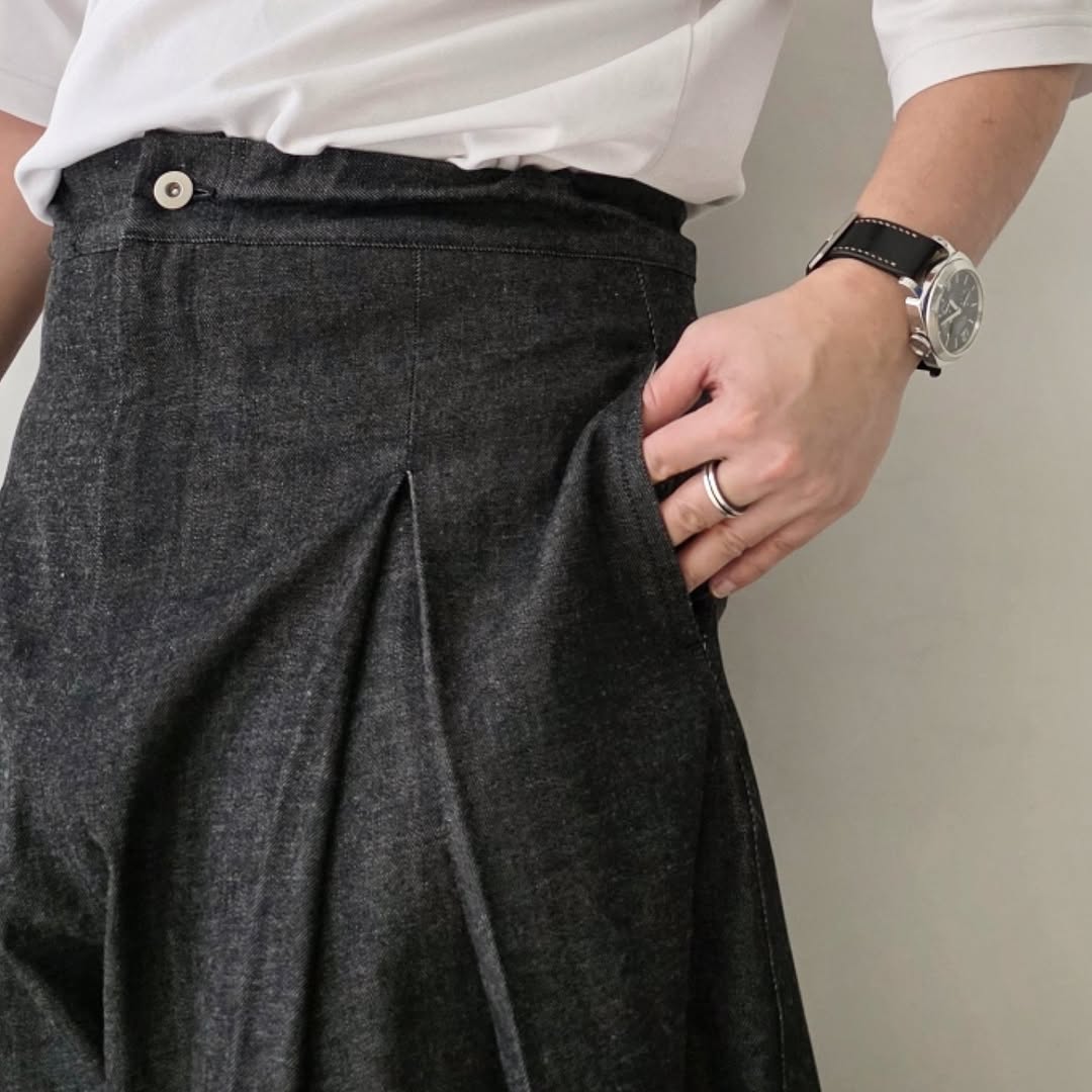 SAGE NATION / Box Pleat Trouser Denim - Raw Black – Tree and Branch SAGE NATION / Box Pleat Trouser Denim - Raw Black – Tree and Branch
