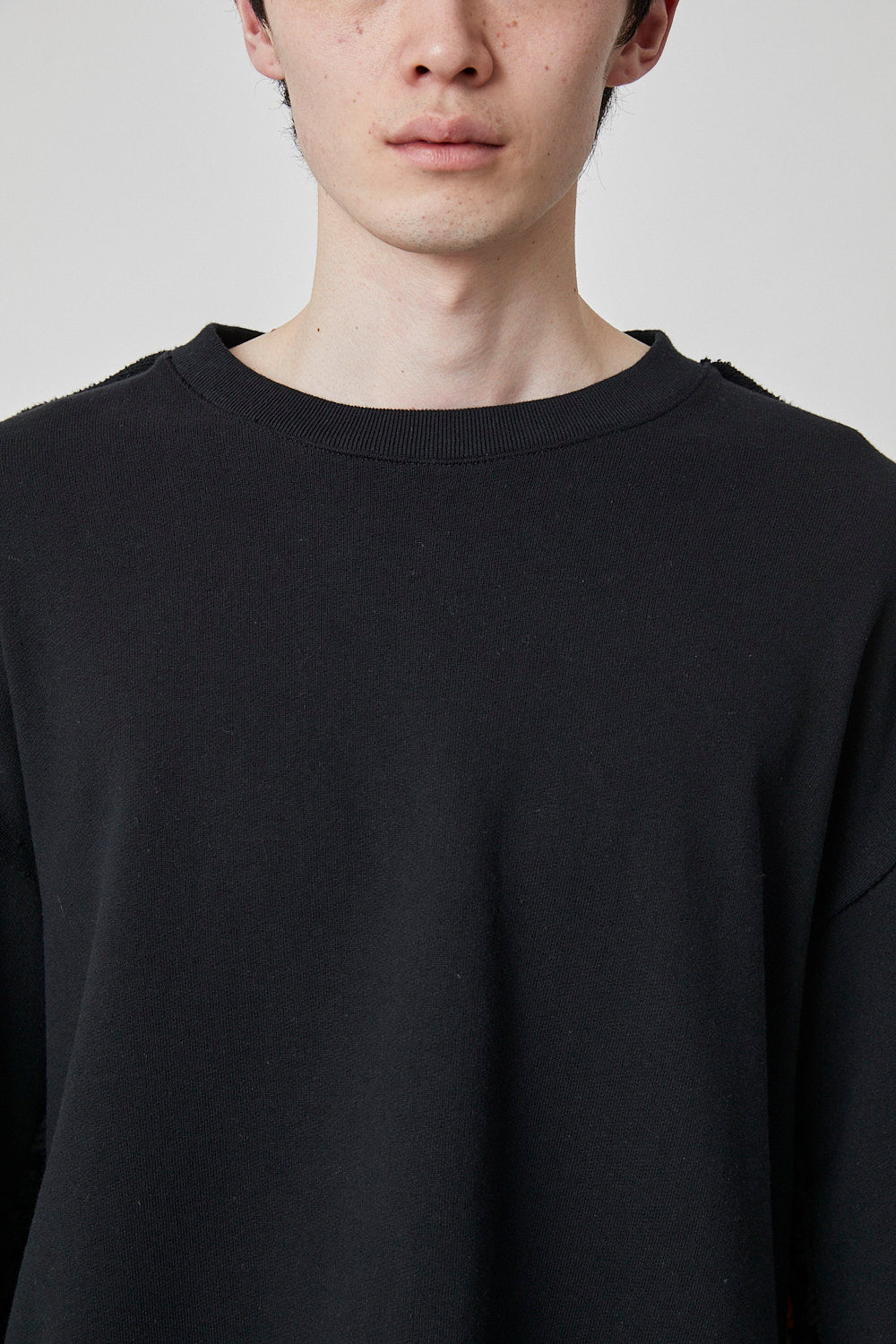 DISCOVERED / Crochet Sleeve Sweat (Black)