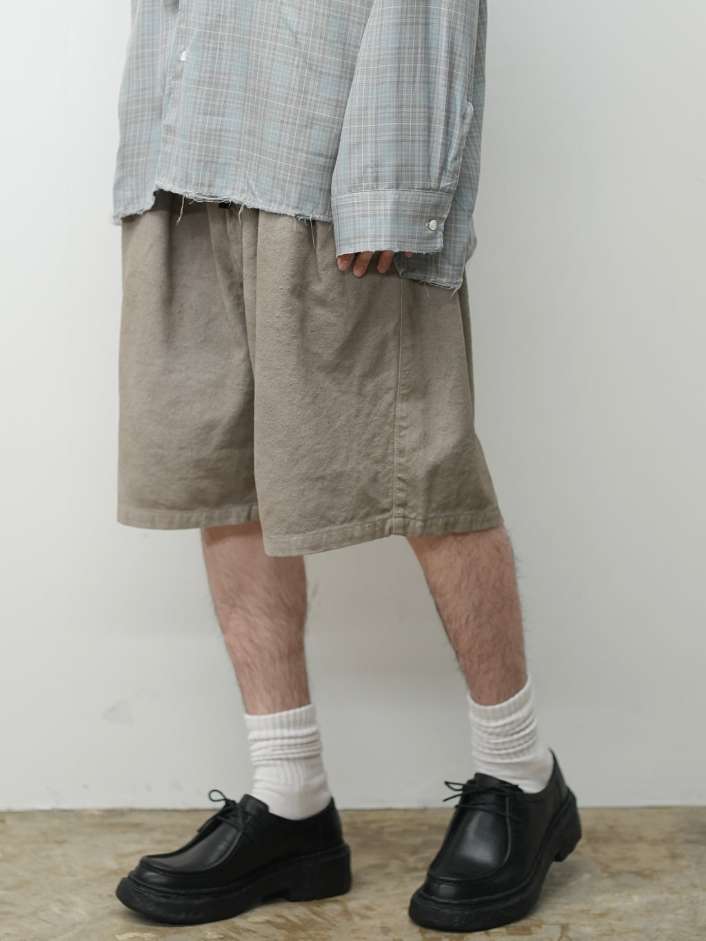 ANCELLM / C/R Duck Short Pants (Greige)