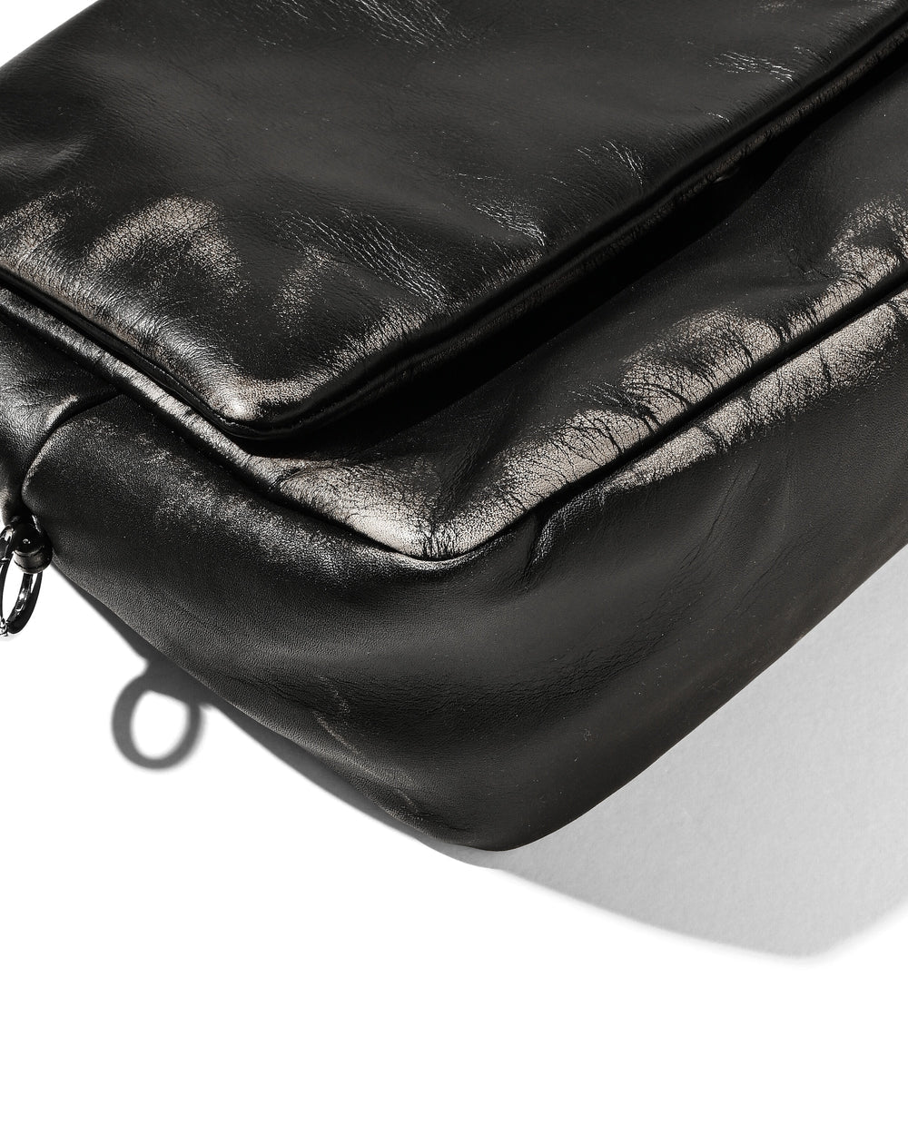 CLESSTE / Vintage Leather Padded Flap Holiday Bag (Black)