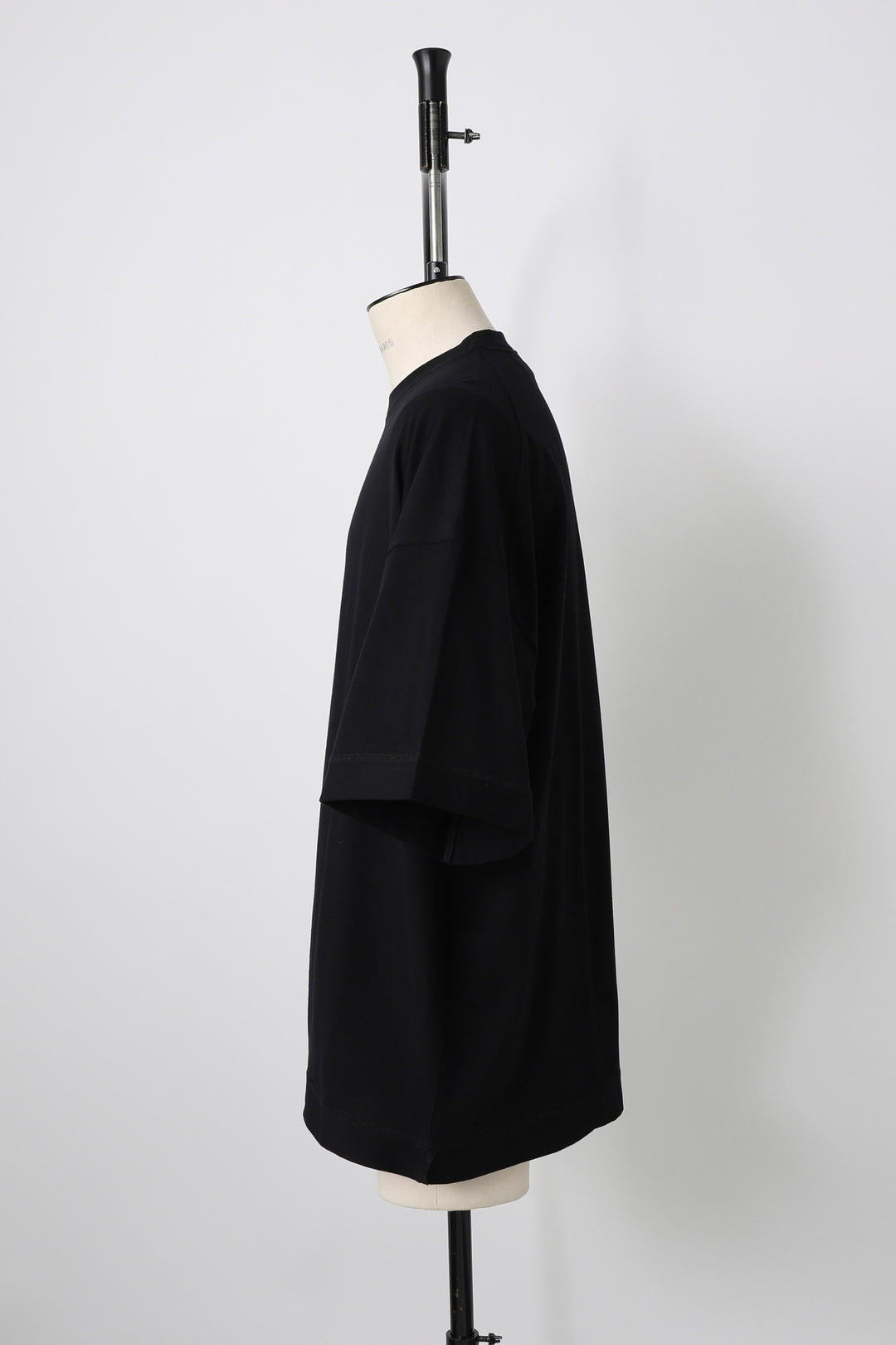 SHINYAKOZUKA / Massive Tee (Black)