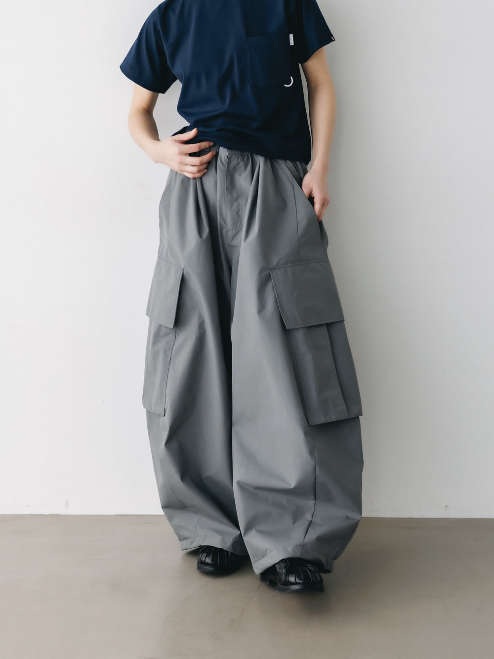 CLESSTE / +Phenix Windstopper ® By Gore-tex Labs City Mega Pocket Balloon Cargo Pants (Charcoal Gray)