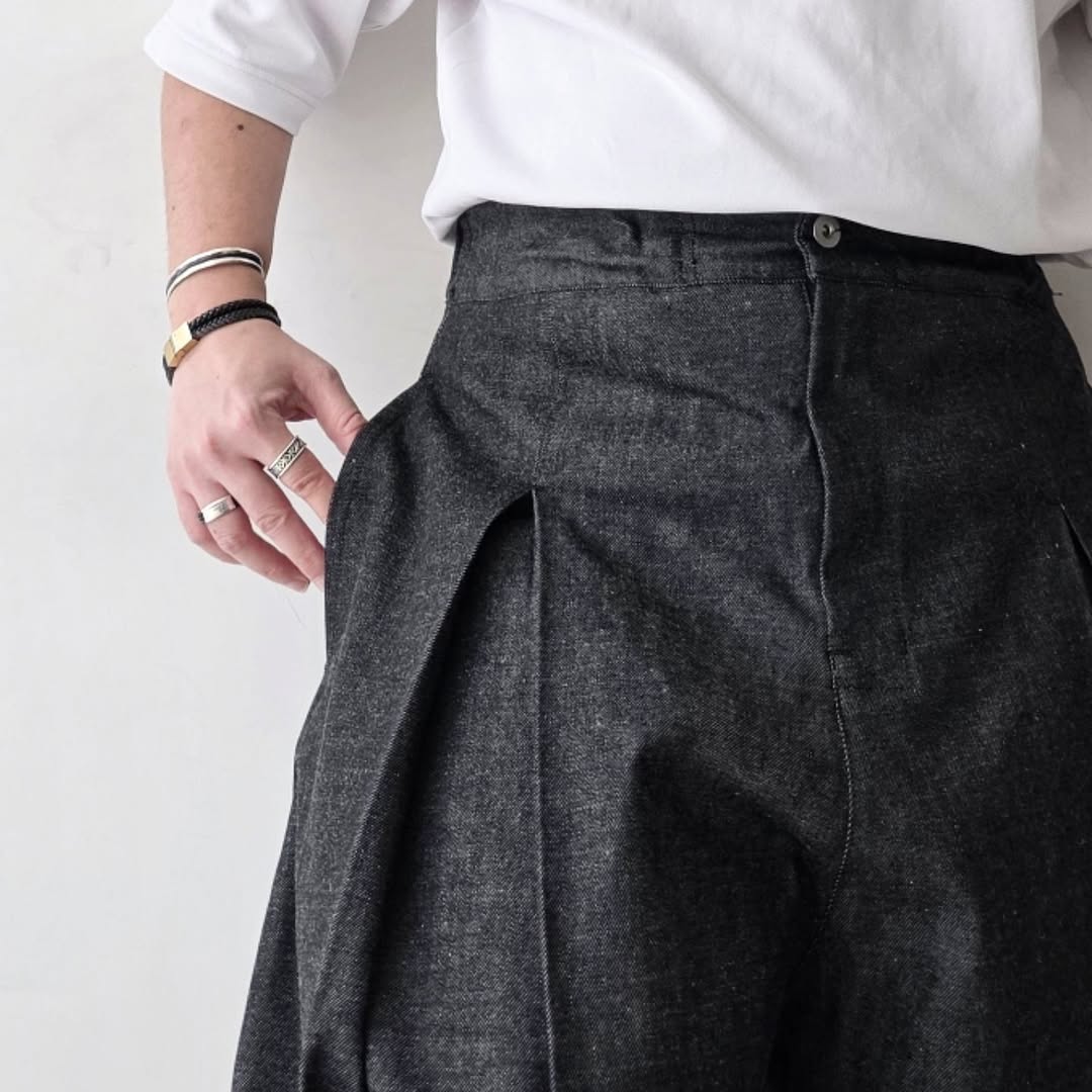 SAGE NATION / Box Pleat Short Denim - Raw Black